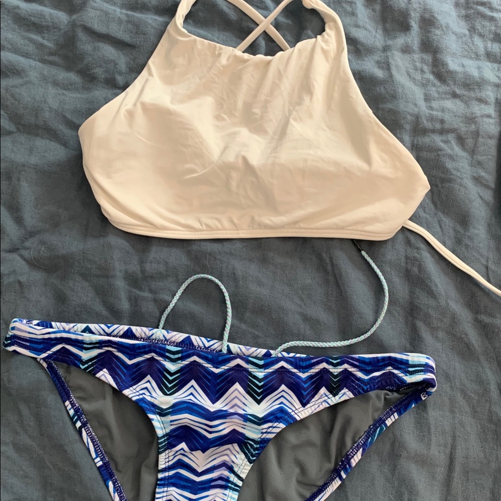 Billabong Swim Top (M)